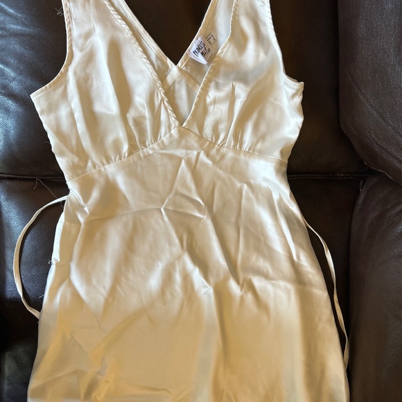 Princess Polly size 6 white silk dress - Picture 1 of 1